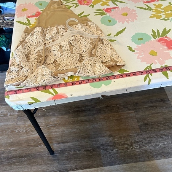 WAYF White Tan Lace V-Neck Adjustable Sleeveless Thong Bodysuit Medium - Picture 7 of 7